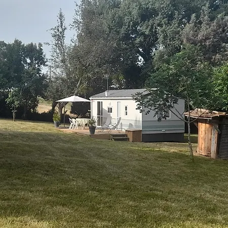 Au Jardin De Peyrin Campingplatz
