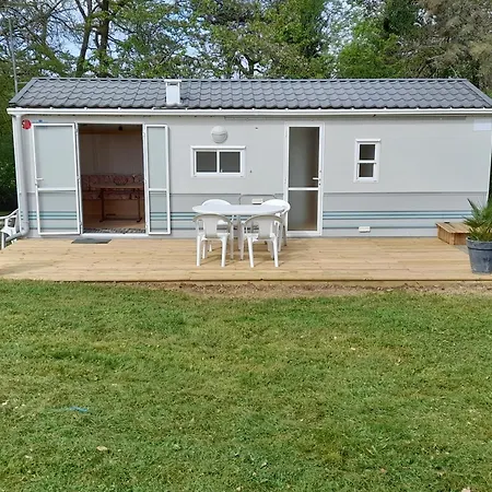 Campingplatz Au Jardin De Peyrin Vic-Fezensac